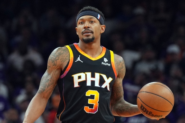 搞快点~记者：太阳&amp;比尔继续谈买断 球员想留西海岸 船湖勇是热门