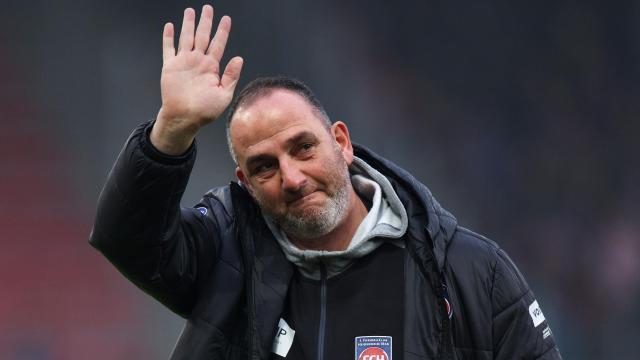 杏彩体育官方-带队升级前半区过冬 F.施密特当选踢球者年度人物